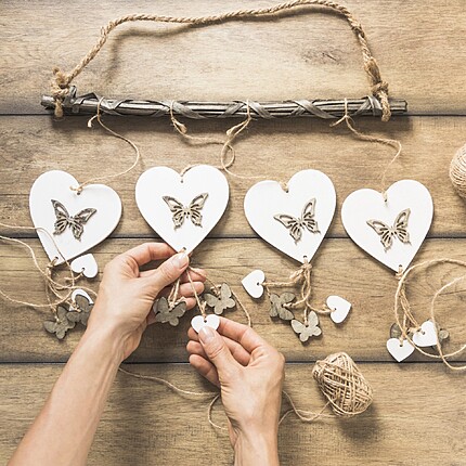 Ghirlandă decorativă de lemn handmade, fluturi