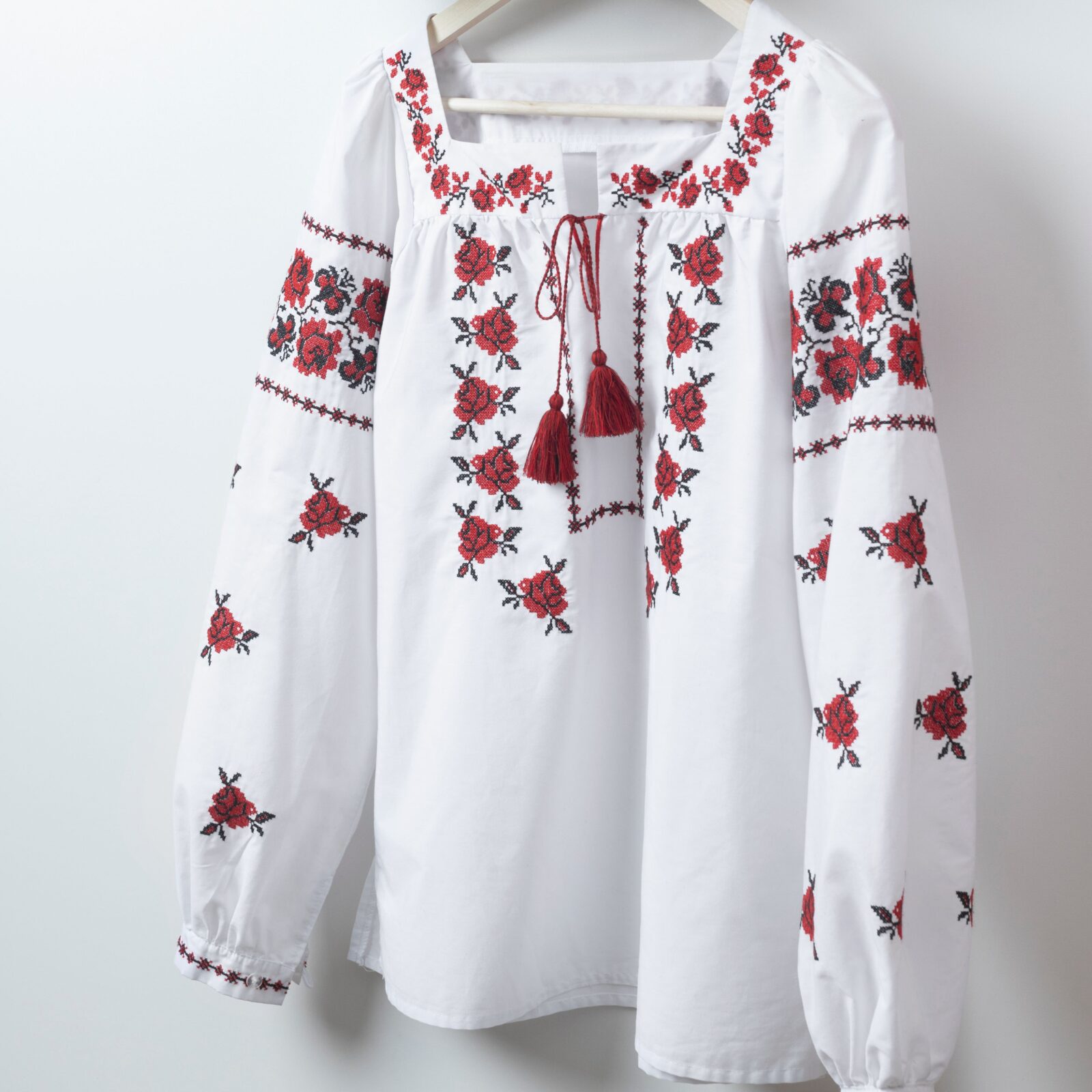 embroidered-shirt-green-plant